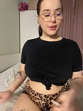 Snapshot of fuckdoll_18 chatting on January 2025 12:37:01 PM fuckdoll 18 online show from January 2025 12:37:01 PM