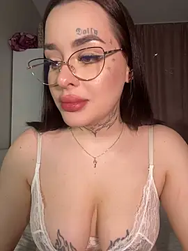 Snapshot of fuckdoll_18 chatting on February 2025 03:27:02 PM fuckdoll 18 online show from February 2025 03:27:02 PM