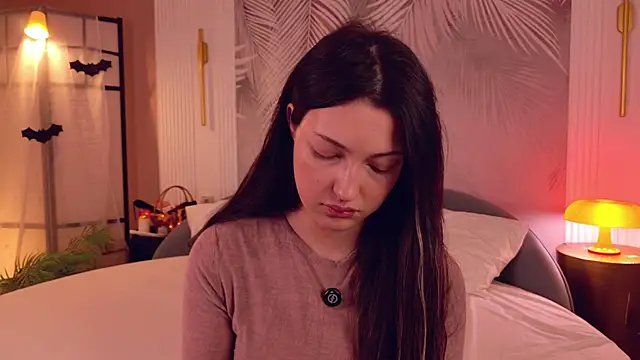 Miley Smile online show from November 2025 05:43:02 AM