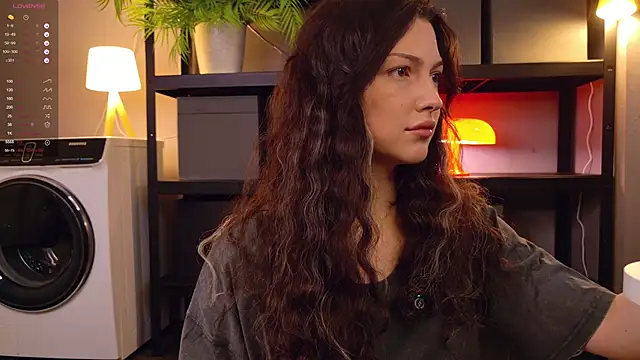 Miley Smile online show from November 2025 06:13:01 AM