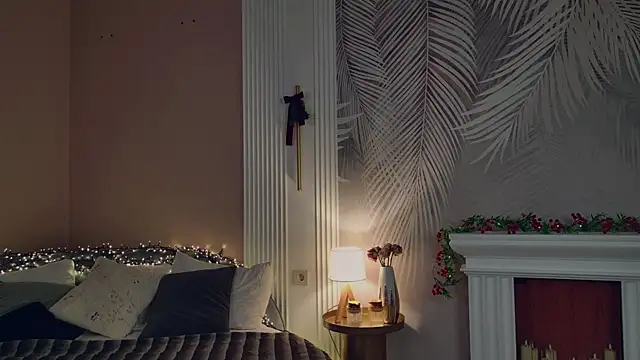 Miley Smile online show from December 2025 05:34:01 AM