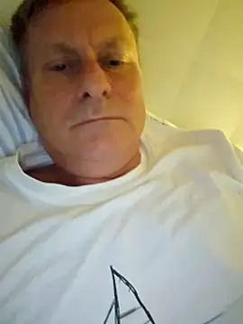 Snapshot of johnnym1 chatting on March 2025 05:54:01 AM johnnym1 online show from March 2025 05:54:01 AM