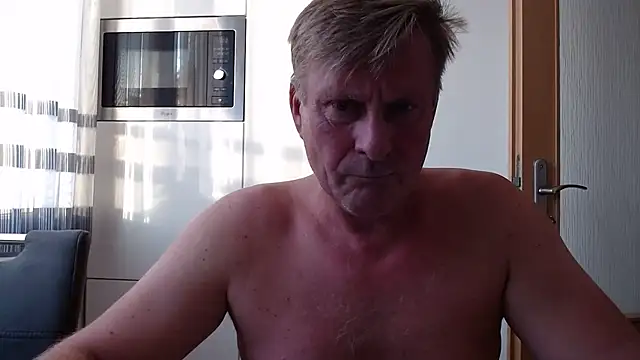 Snapshot of johnnym1 chatting on October 2025 03:23:02 PM johnnym1 online show from October 2025 03:23:02 PM