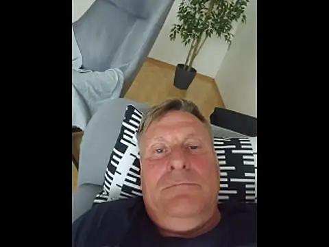 johnnym1 online show from June 2026 08:09:02 AM