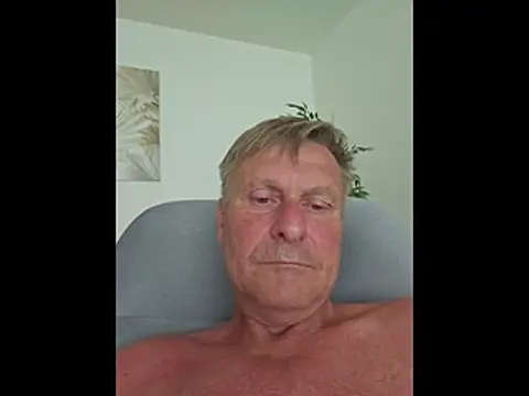 johnnym1 online show from June 2026 01:52:01 PM