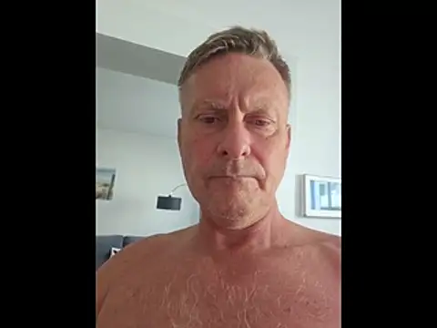johnnym1 online show from July 2026 06:33:02 AM