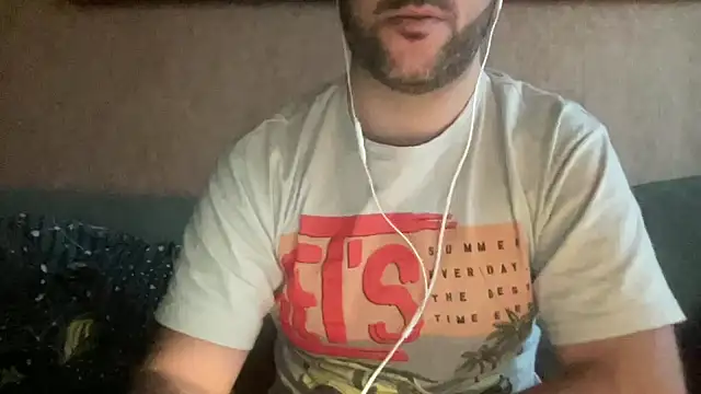 Snapshot of RedDante89 chatting on December 2024 07:47:01 AM RedDante89 online show from December 2024 07:47:01 AM