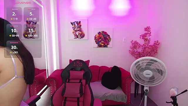 Snapshot of Miss_dolly_ chatting on September 2025 12:31:02 PM Miss dolly online show from September 2025 12:31:02 PM
