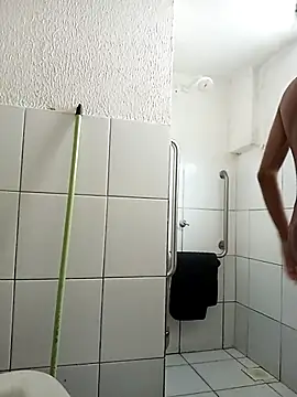 azuado20xv online show from November 2025 02:50:02 PM