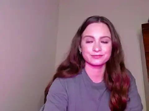 Snapshot of Sophie_Raegan chatting on January 2025 02:19:01 PM Sophie Raegan online show from January 2025 02:19:01 PM