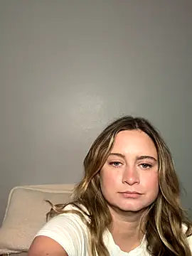 Snapshot of Sophie_Raegan chatting on September 2025 02:39:02 PM Sophie Raegan online show from September 2025 02:39:02 PM