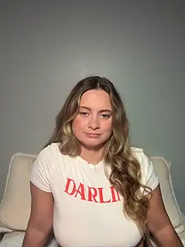 Snapshot of Sophie_Raegan chatting on October 2025 03:01:02 PM Sophie Raegan online show from October 2025 03:01:02 PM