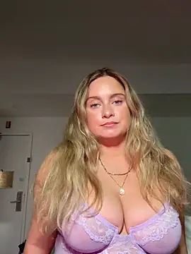 Snapshot of Sophie_Raegan chatting on March 2026 07:44:01 PM Sophie Raegan online show from March 2026 07:44:01 PM