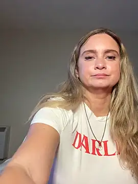 Snapshot of Sophie_Raegan chatting on April 2026 02:18:02 PM Sophie Raegan online show from April 2026 02:18:02 PM