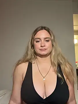 Snapshot of Sophie_Raegan chatting on April 2026 01:36:02 PM Sophie Raegan online show from April 2026 01:36:02 PM