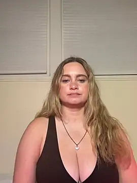 Snapshot of Sophie_Raegan chatting on May 2026 10:31:02 AM Sophie Raegan online show from May 2026 10:31:02 AM