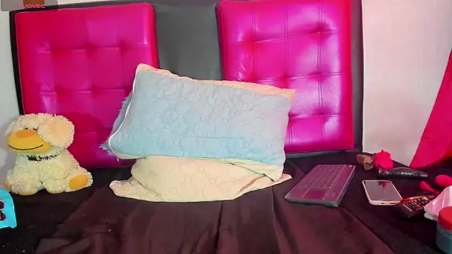 AlanaLars online show from September 2025 04:17:01 PM