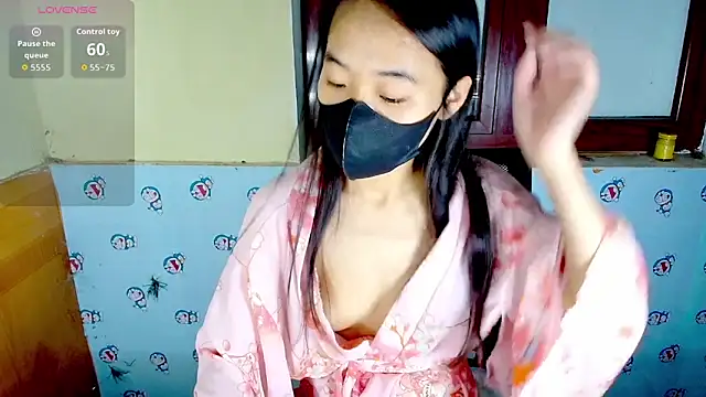   Saphia   online show from November 2025 03:55:01 PM