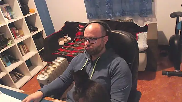 ravingr4d4 online show from March 2025 10:21:02 PM