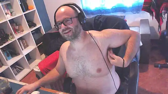 ravingr4d4 online show from March 2025 03:24:02 PM