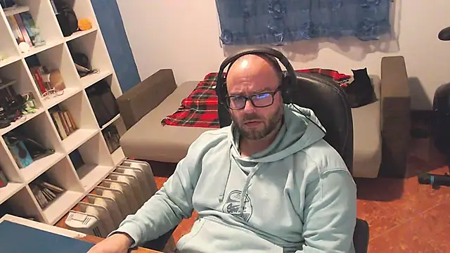 ravingr4d4 online show from March 2025 09:40:02 PM