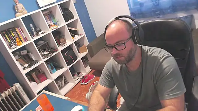 ravingr4d4 online show from September 2025 03:13:01 PM