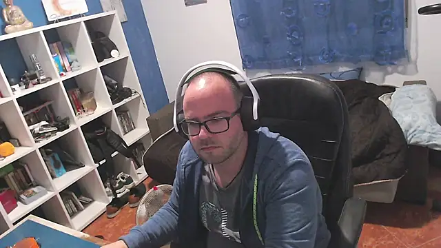 ravingr4d4 online show from November 2025 09:48:01 PM