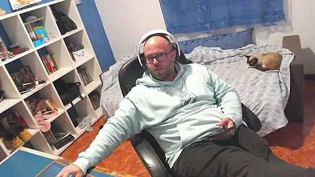 ravingr4d4 online show from February 2026 12:04:01 AM