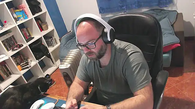 ravingr4d4 online show from March 2026 09:32:02 PM