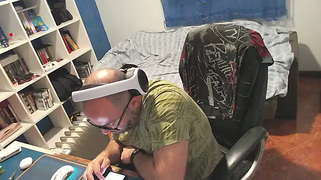 ravingr4d4 online show from April 2026 09:50:01 PM