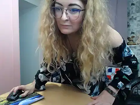 Helen1974 online show from March 2025 05:18:02 PM