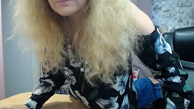 Helen1974 online show from October 2025 11:33:02 AM