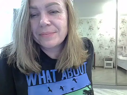 Snapshot of Alexandra-Rosee chatting on October 2025 03:36:01 PM Alexandra-Rosee online show from October 2025 03:36:01 PM