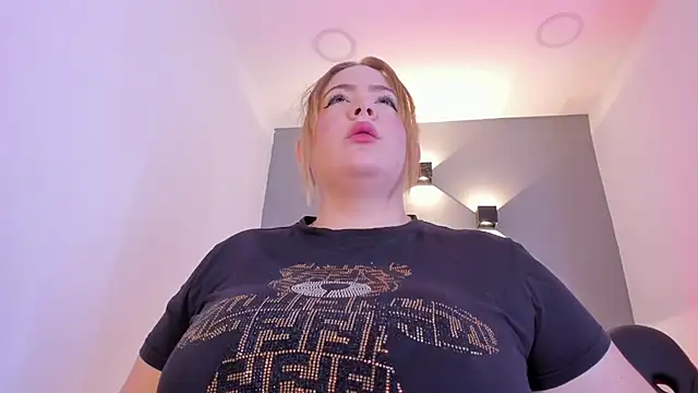 sophiarossee  online show from January 2025 01:14:01 PM