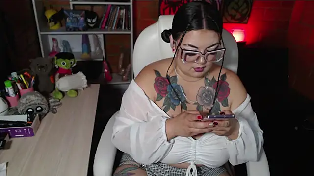 juliette rd online show from November 2025 07:57:01 PM