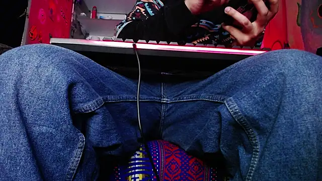 zacwatson  online show from October 2025 07:39:01 AM