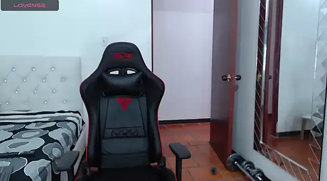 JoseRumbero26 online show from February 2025 03:10:01 PM