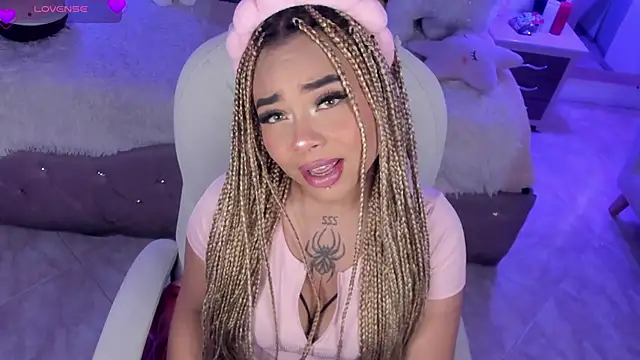 conny  curly online show from March 2025 01:20:02 PM