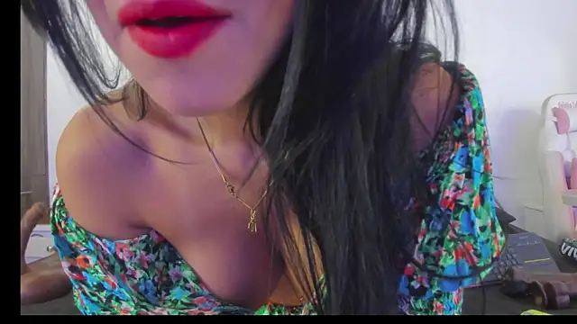 Snapshot of natalia_collinslim chatting on January 2025 03:55:02 AM natalia collinslim online show from January 2025 03:55:02 AM