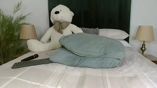 Snapshot of Stunning_Booty chatting on January 2025 10:24:02 PM Stunning Booty online show from January 2025 10:24:02 PM