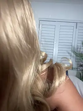 Snapshot of Stunning_Booty chatting on June 2026 01:28:02 AM Stunning Booty online show from June 2026 01:28:02 AM