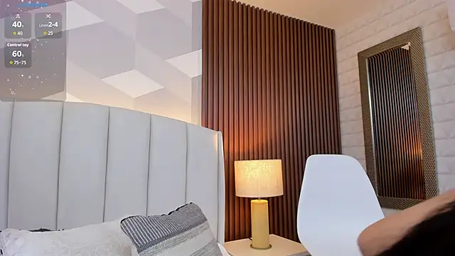 Julietasantos   online show from October 2025 07:02:01 PM