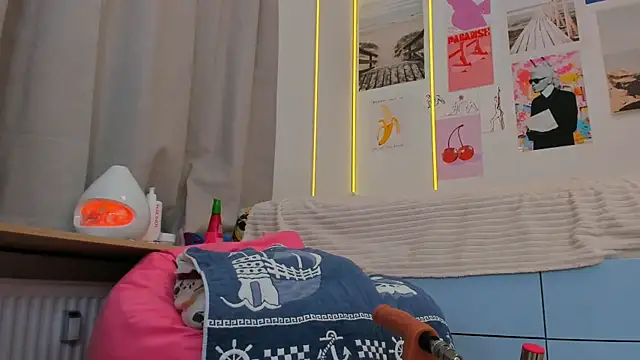 Snapshot of Lily_Young chatting on March 2026 08:26:33 AM Lily Young online show from March 2026 08:26:33 AM