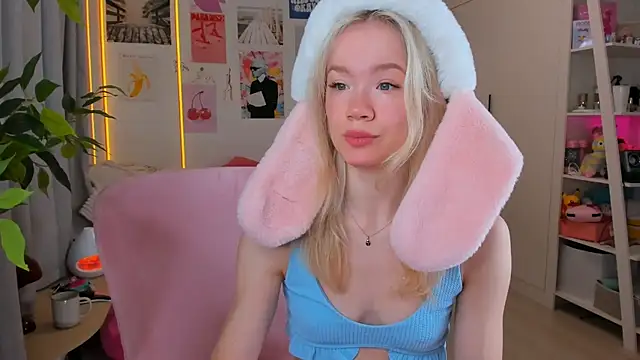 Snapshot of Lily_Young chatting on April 2026 03:15:01 AM Lily Young online show from April 2026 03:15:01 AM