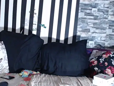 Snapshot of BigHotMatureXx chatting on November 2025 02:23:01 AM BigHotMatureXx online show from November 2025 02:23:01 AM