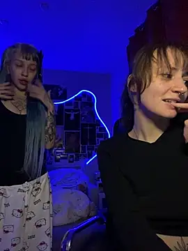 Dooubletroublee online show from November 2025 10:30:02 PM