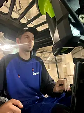 Snapshot of Ricoleckt chatting on September 2025 03:24:02 PM Ricoleckt online show from September 2025 03:24:02 PM