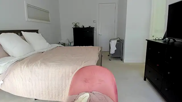 Kymmmy online show from January 2025 09:46:01 PM