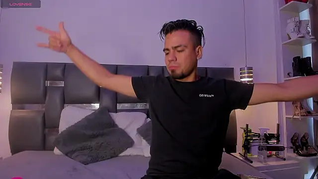 PittAndLunaa online show from February 2026 12:33:02 PM