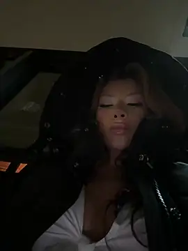 jackelinuh online show from March 2026 10:48:01 PM